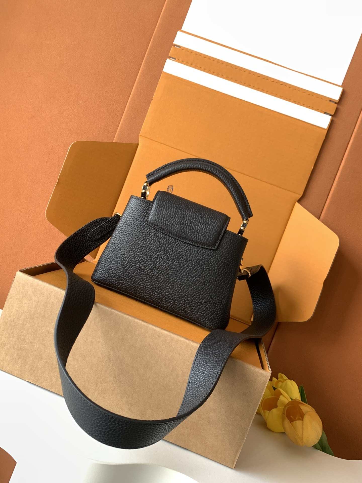 Louis Vuitton Capucines-Style Top-Handle Bag — M59433
