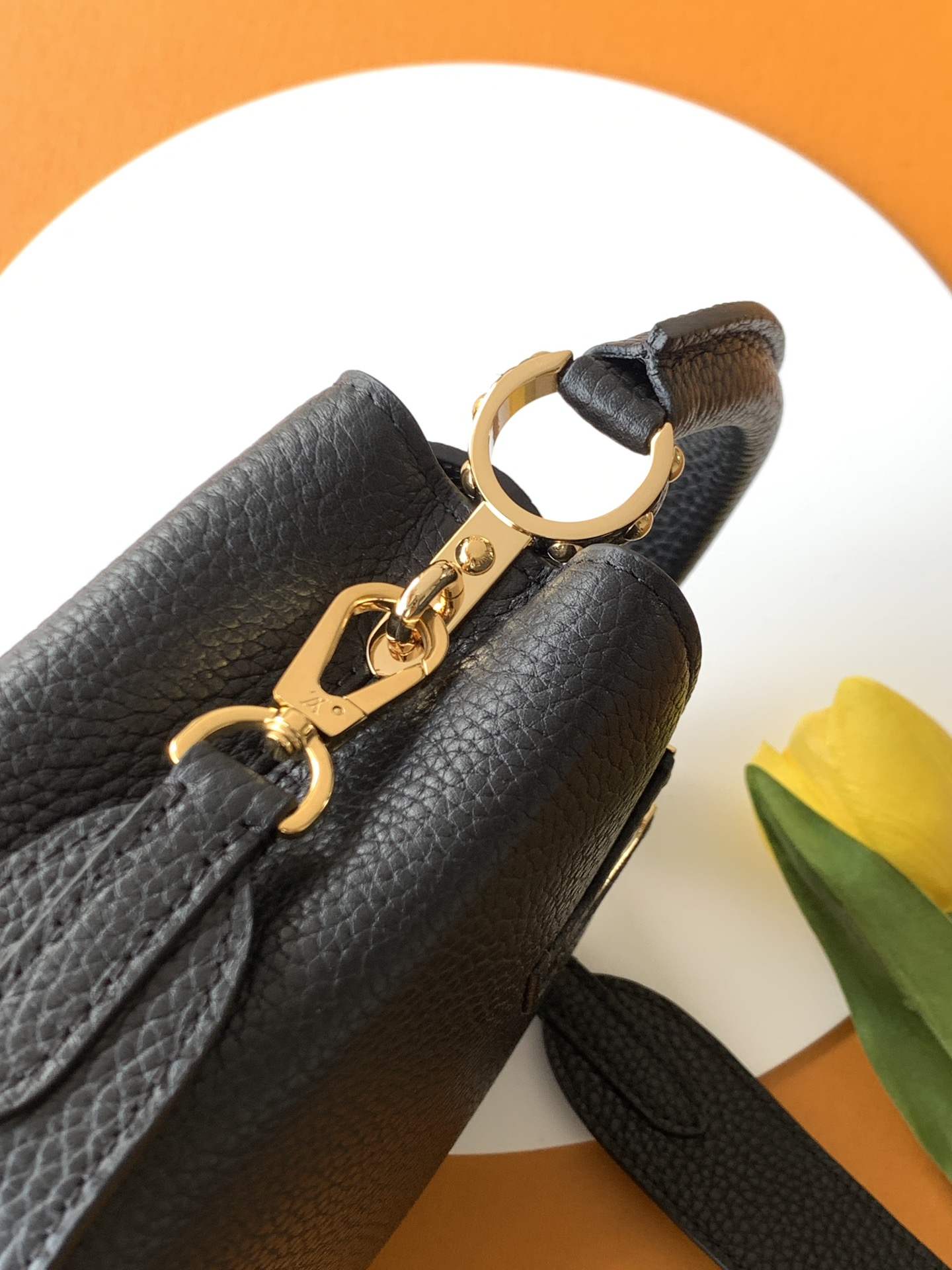 Louis Vuitton Capucines-Style Top-Handle Bag — M59433