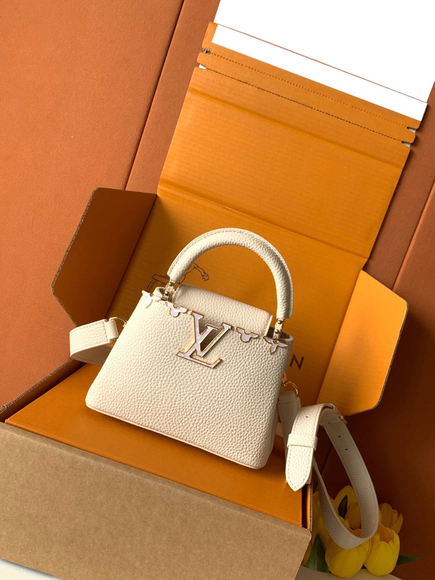Louis Vuitton Capucines Mini-Style Top-Handle Bag — M11341, Product 25540