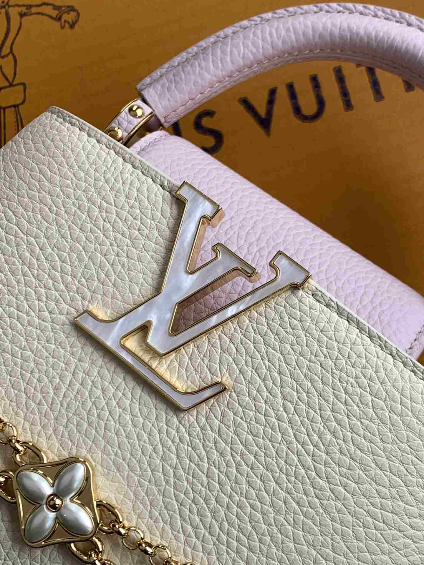 Louis Vuitton Capucines Mini Daydream Bag — M15117