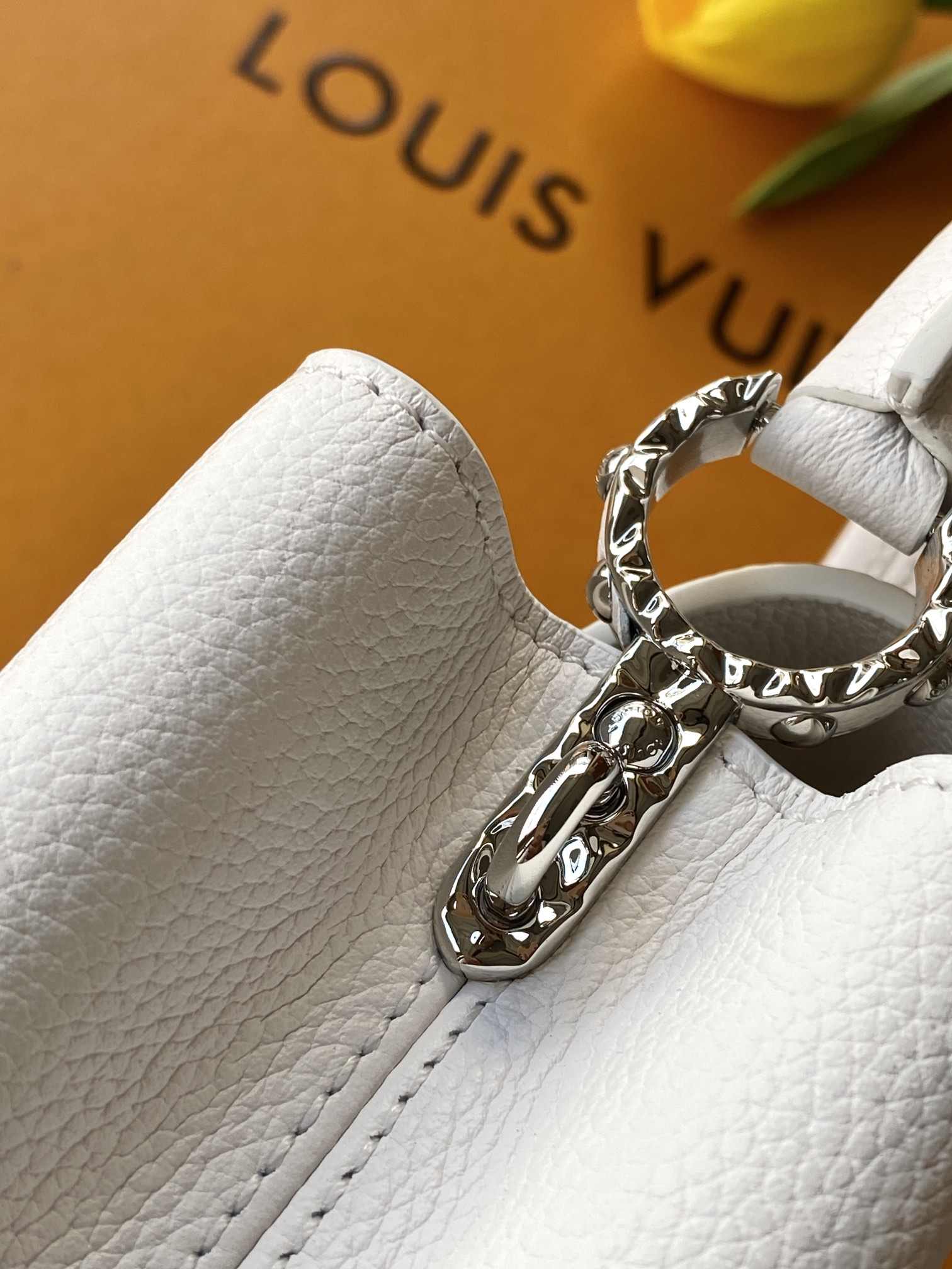 Louis Vuitton Capucines East-West Mini Bag — M24671