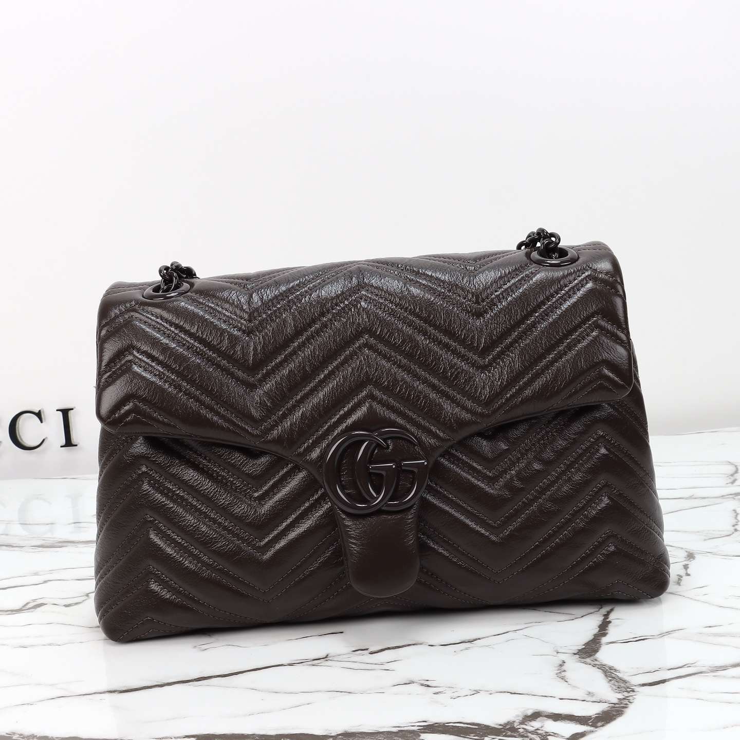 Gucci GG Marmont Medium Shoulder Bag — 850676