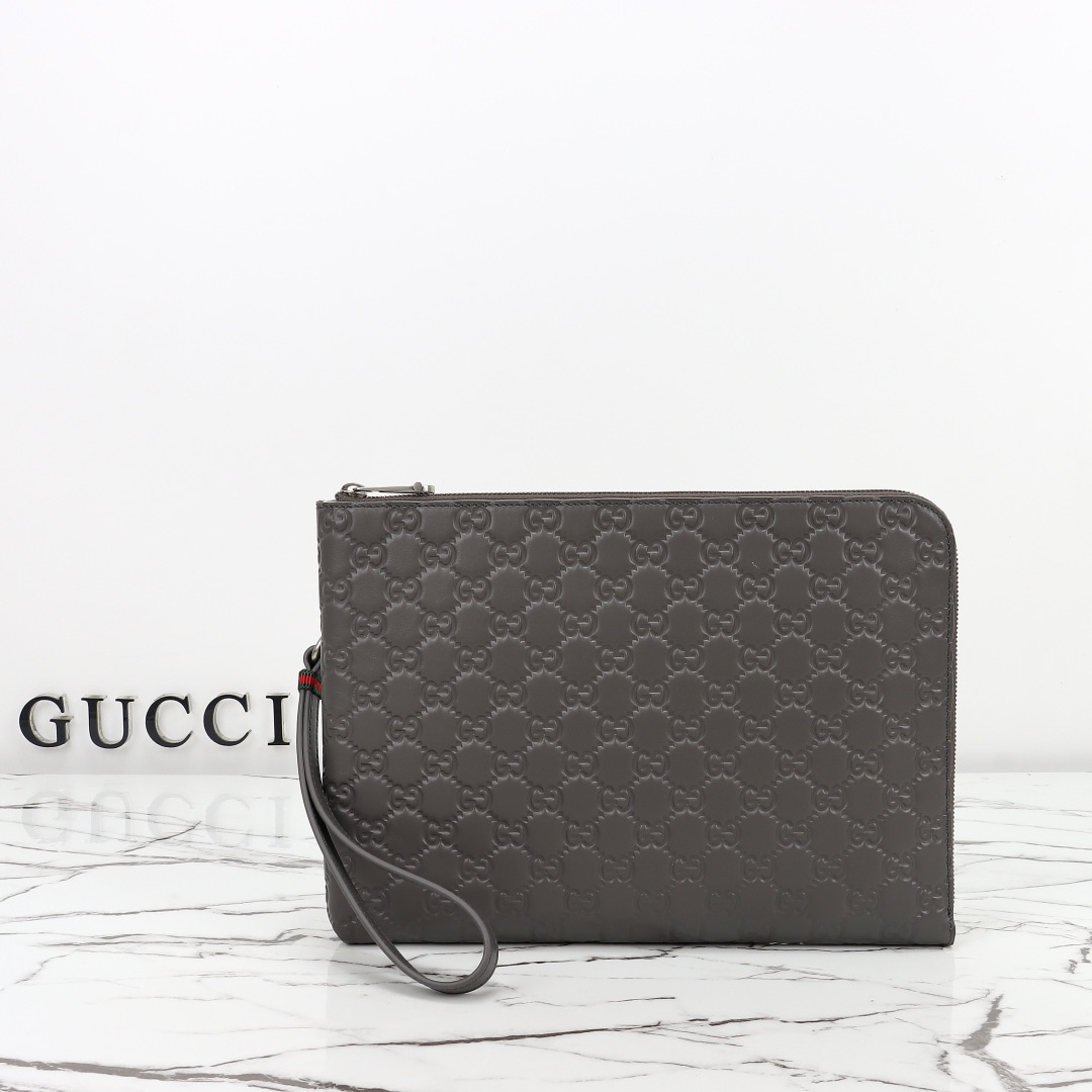 Gucci GG Emblem Medium Pouch — 850223