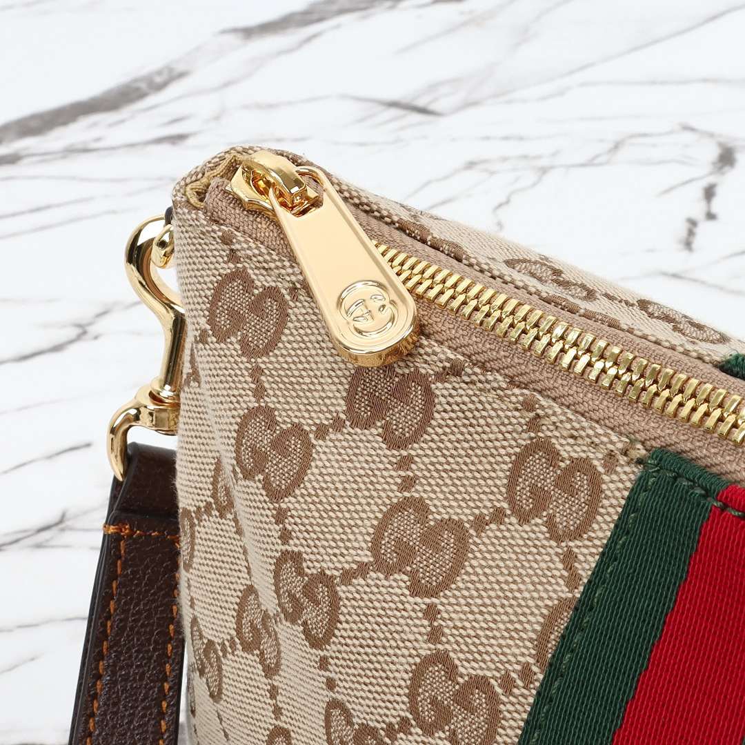 Gucci Medium GG Pouch — 867337