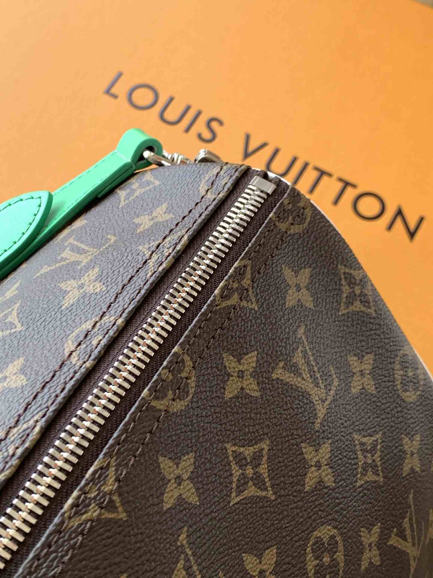 Louis Vuitton Keepall Bandoulière 50 Bag — M13926