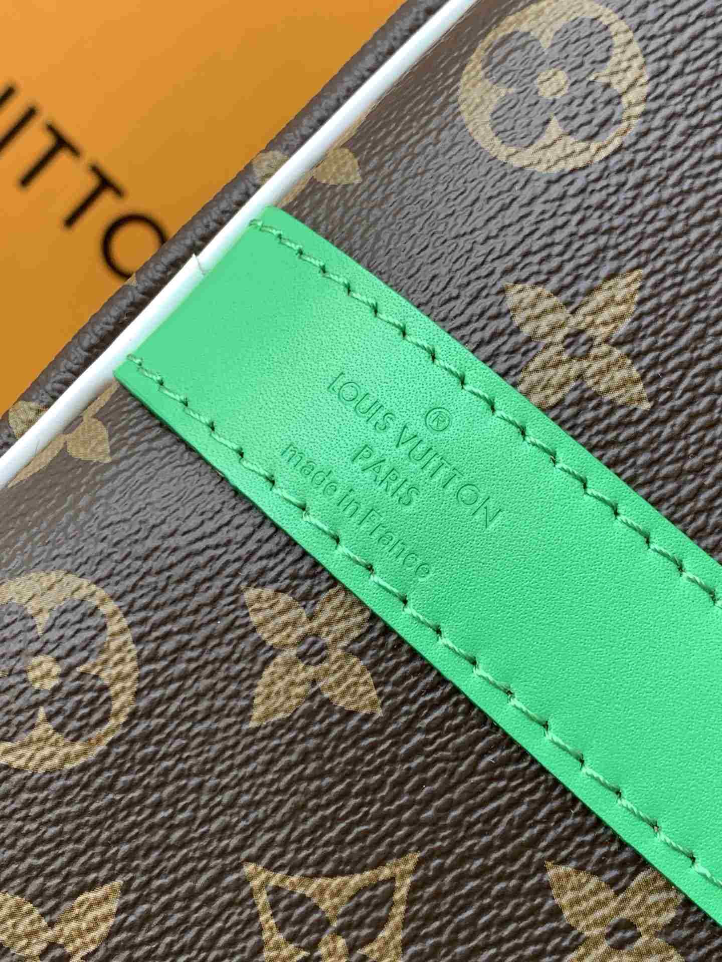 Louis Vuitton Keepall Bandoulière 50 Bag — M13926