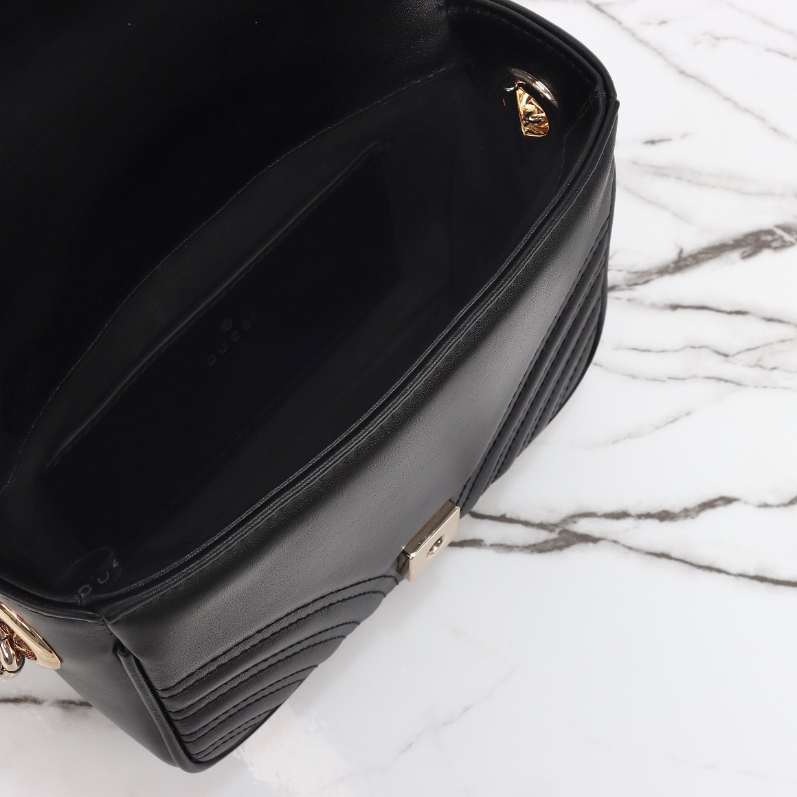 Gucci GG Marmont Mini Top-Handle Bag — 811238