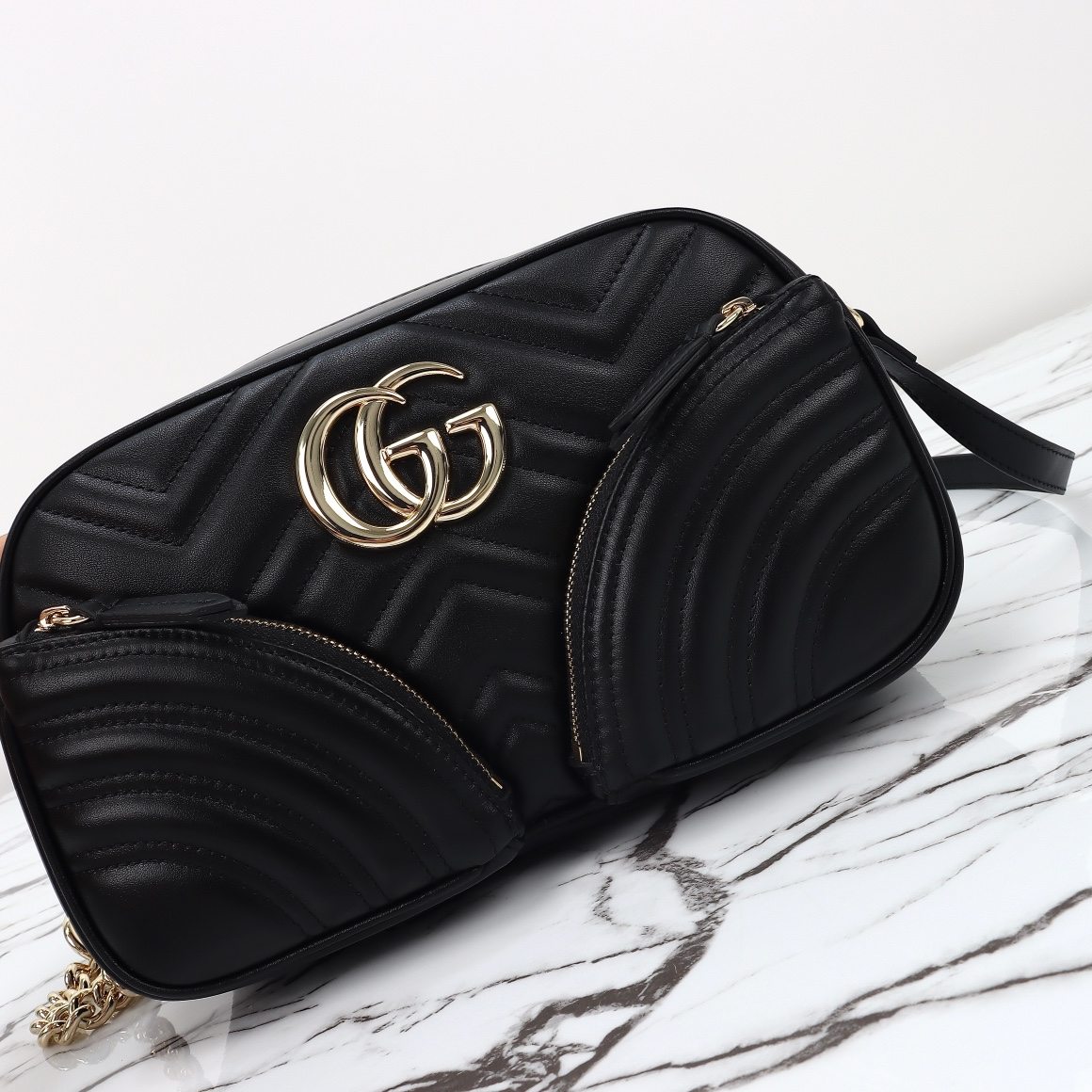 Gucci GG Marmont Small Shoulder Bag — 798715