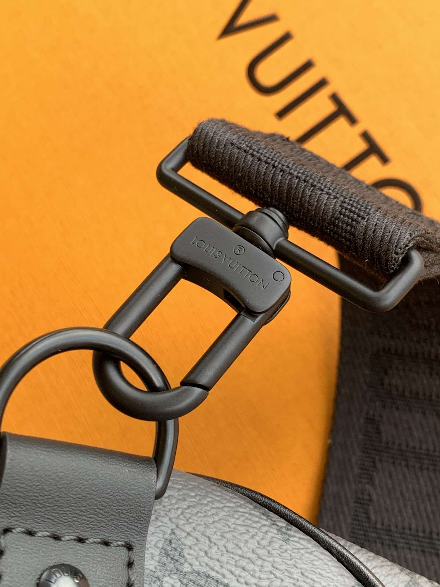 Louis Vuitton Keepall Bandoulière 45 — M11481