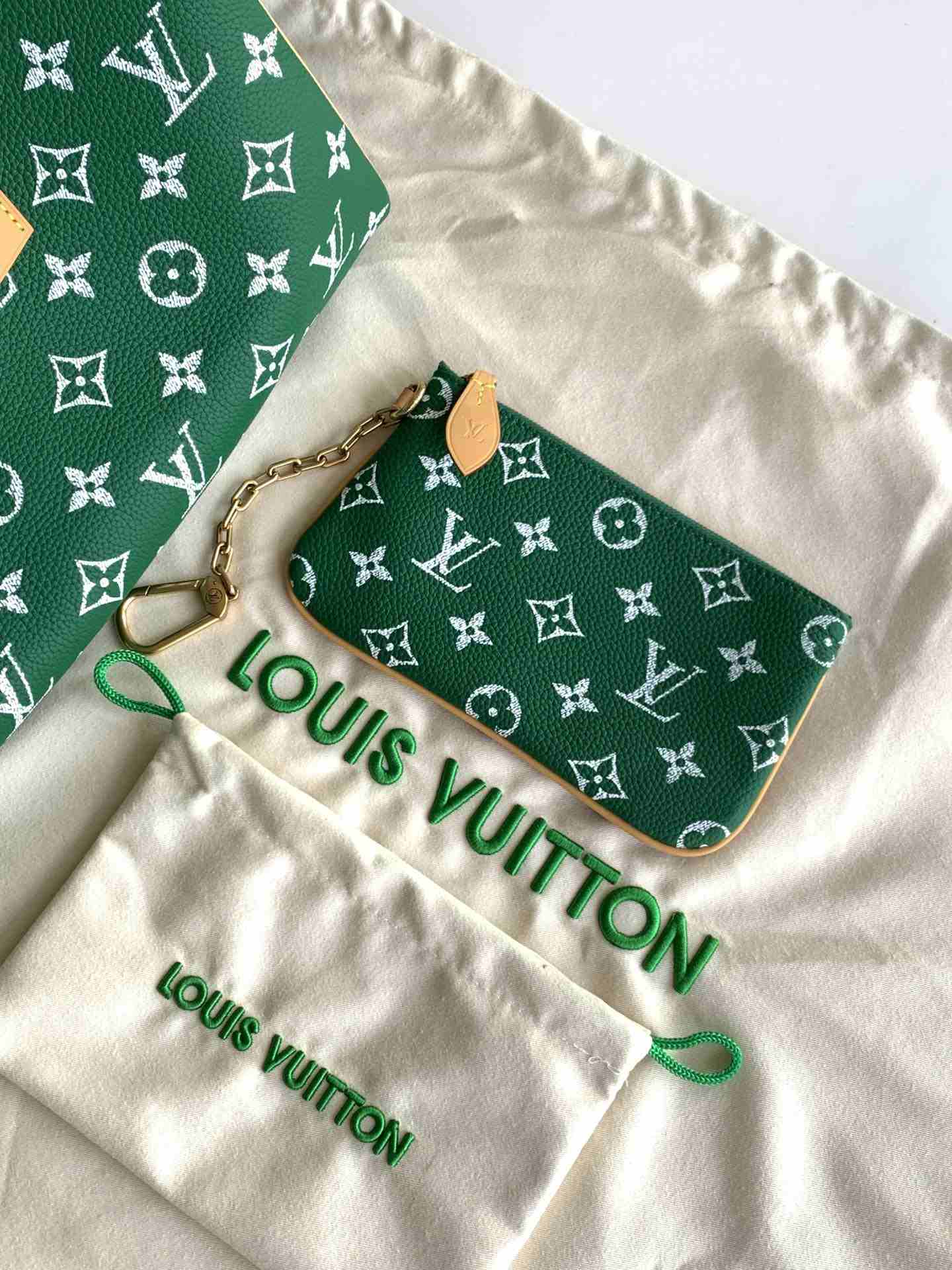 Louis Vuitton Speedy P9 Bandoulière 40 — M24417