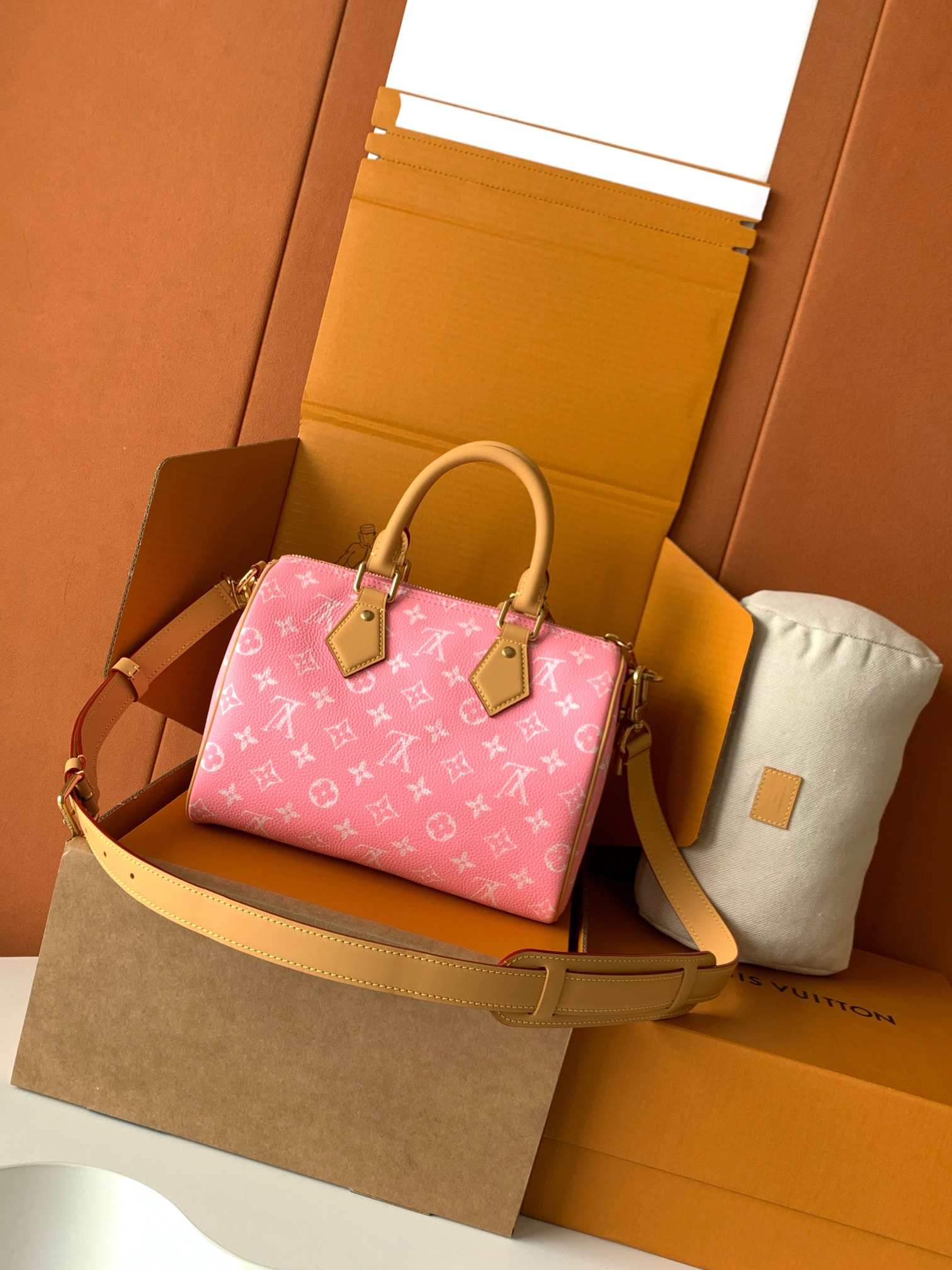 Louis Vuitton Speedy P9 Bandoulière 25 Damoflage Pink Sakura — M15279