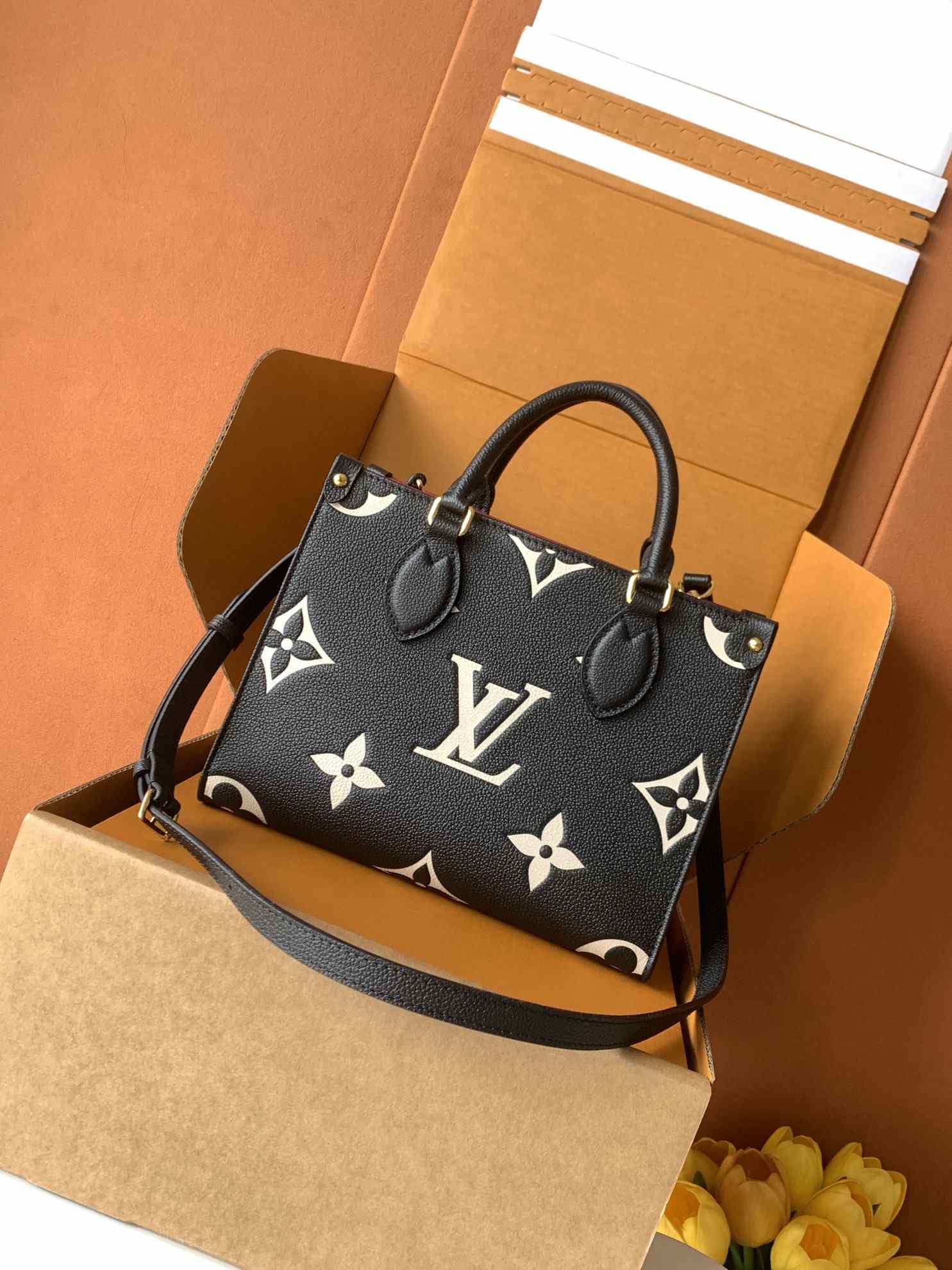 Louis Vuitton OnTheGo PM Black/Beige — M45659