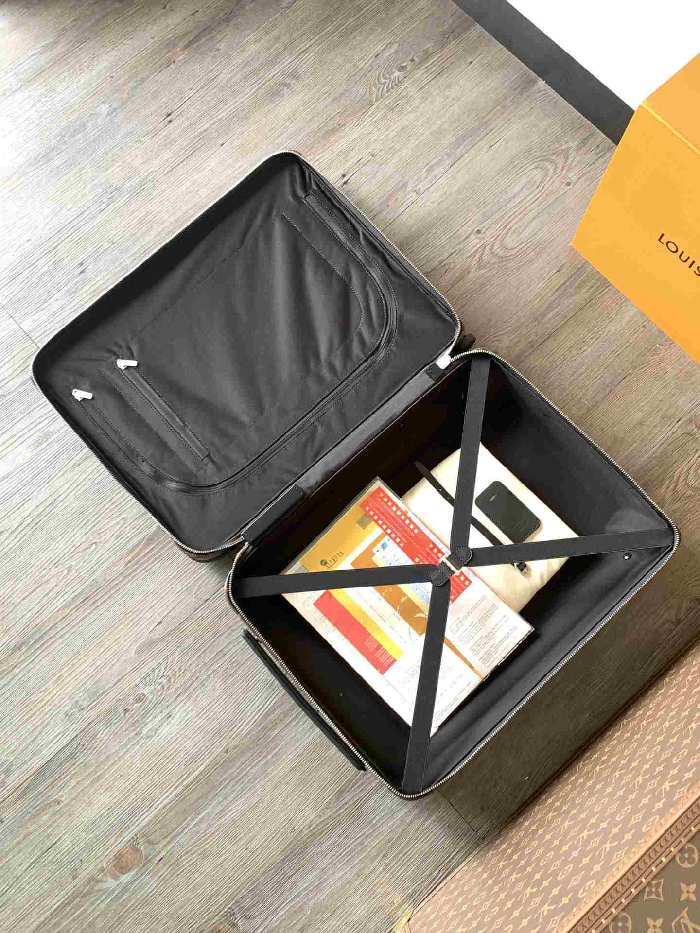 Louis Vuitton Monogram-Pattern Four-Wheel Rolling Suitcase — N23208