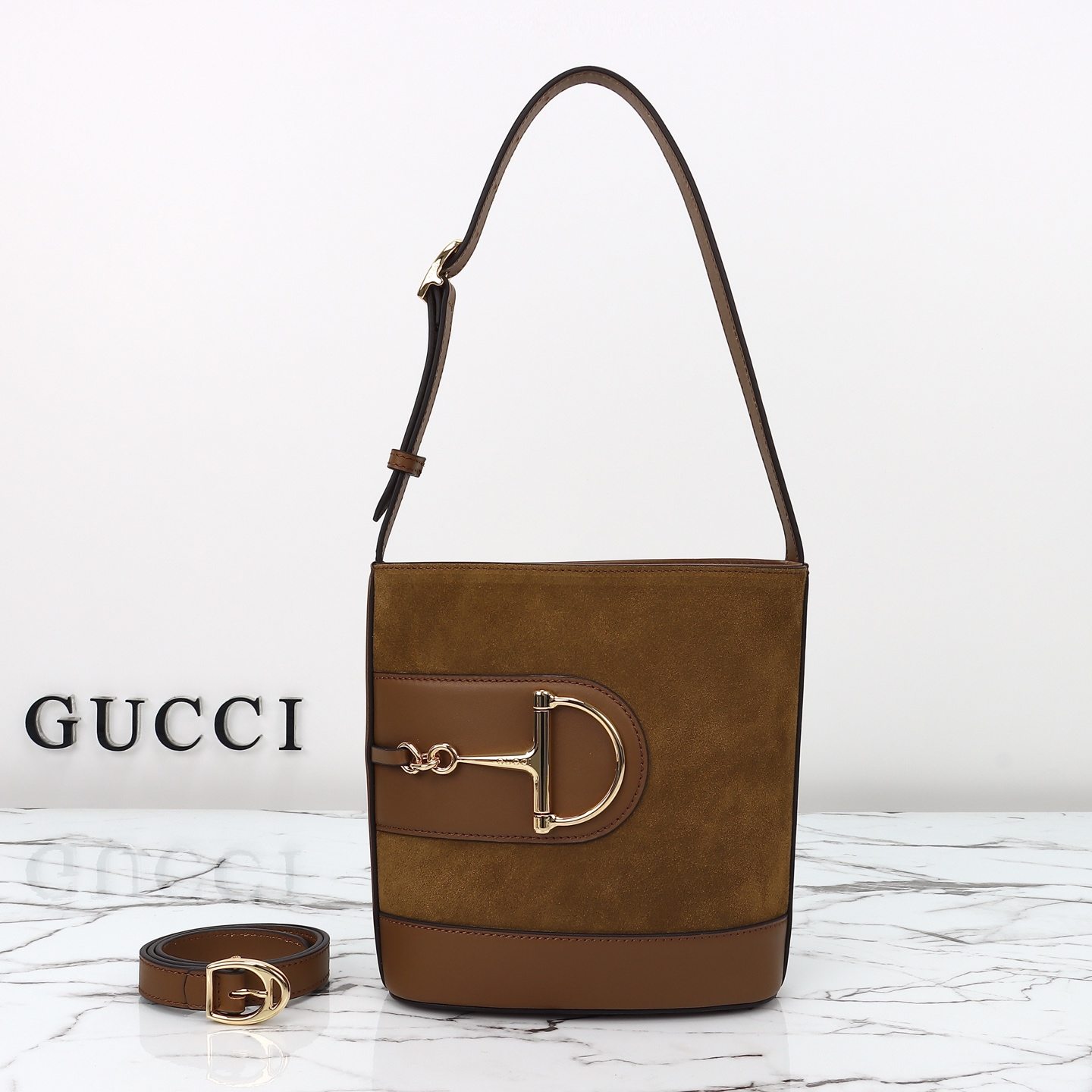 Gucci 73 Small Bucket Bag — 833665