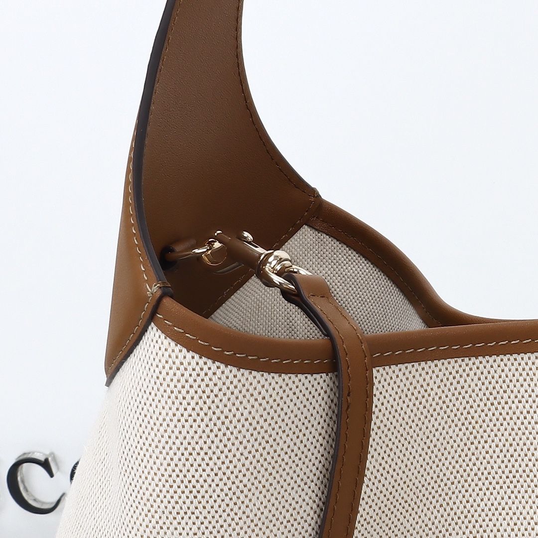 Gucci B Large Shoulder Bag — 815924
