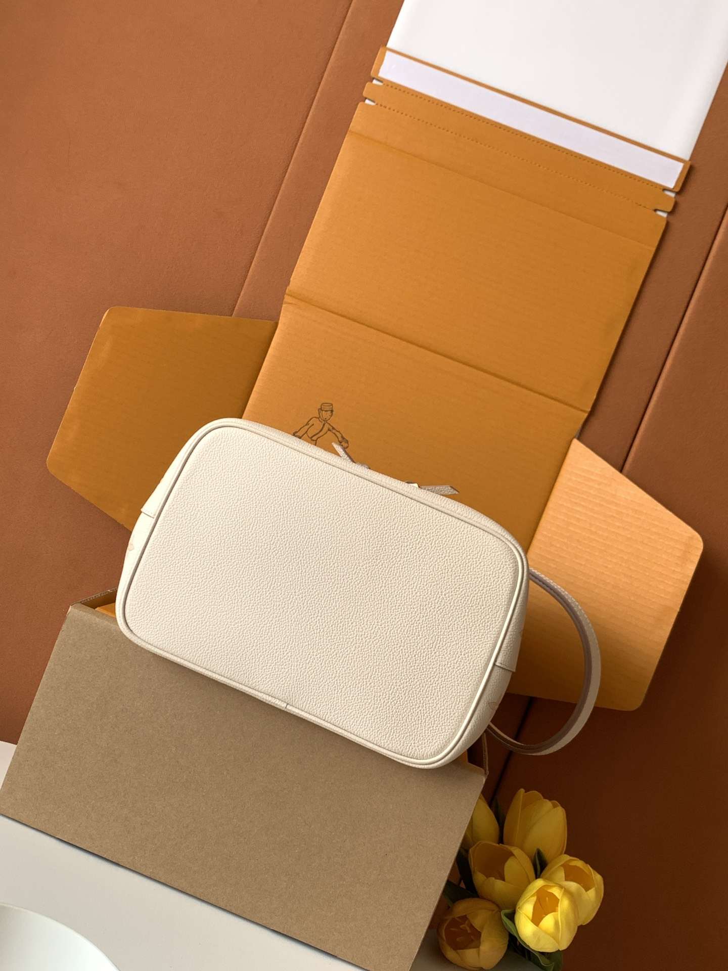 Louis Vuitton NéoNoé MM — M14401
