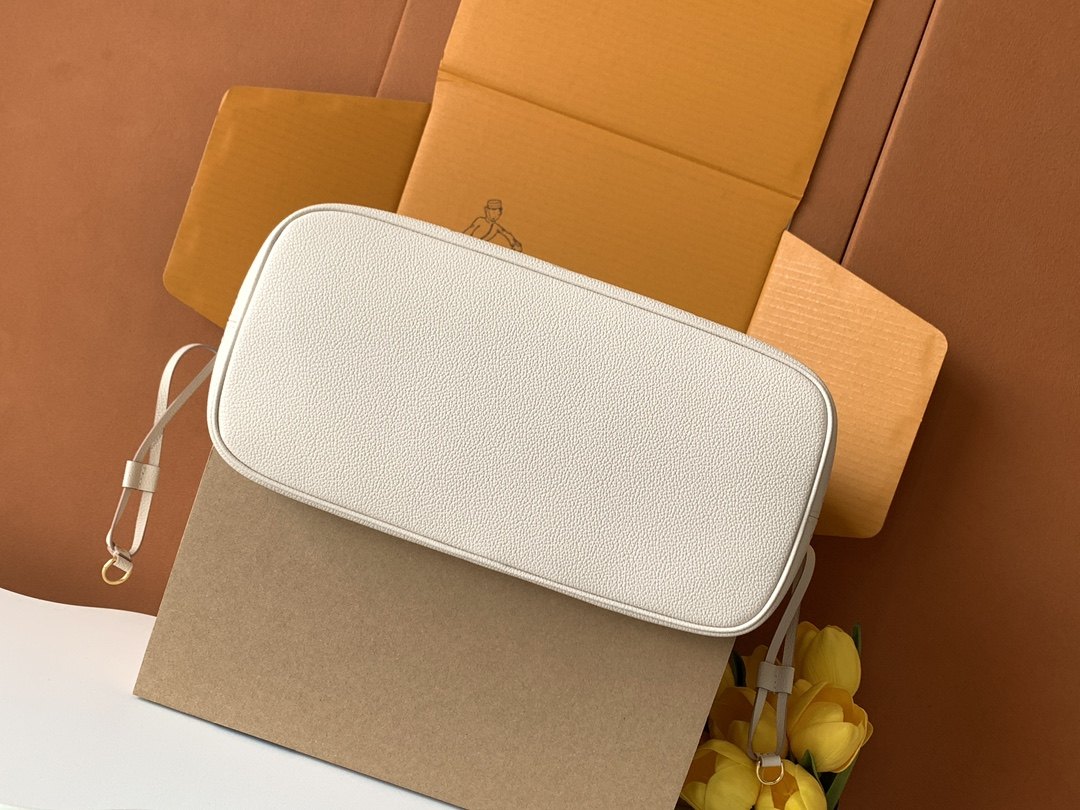 Louis Vuitton Neverfull MM-Style Tote — M14285
