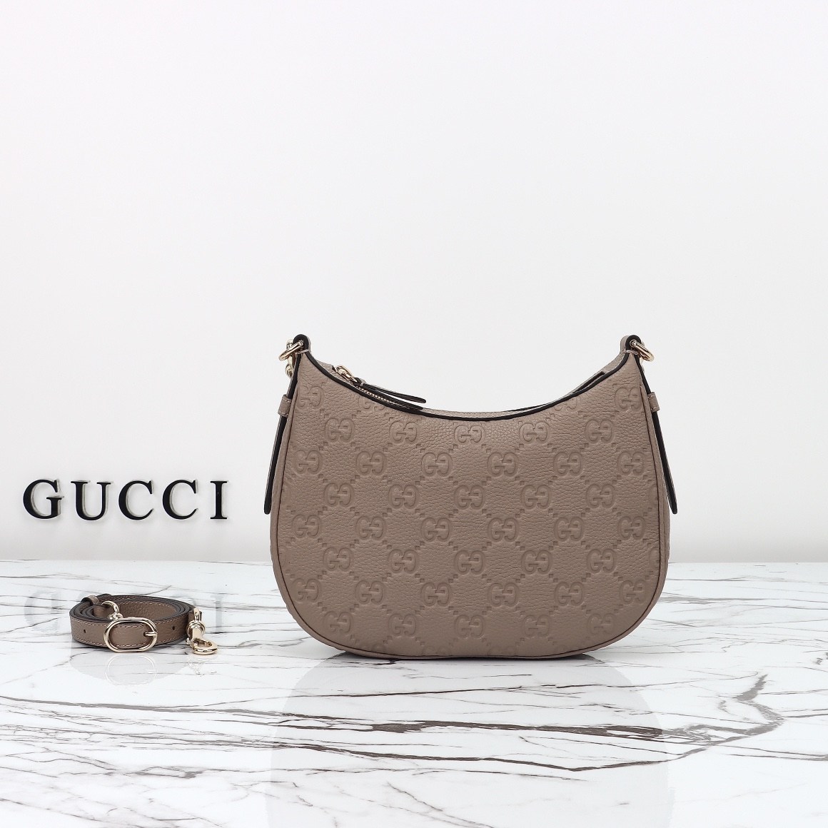 Gucci GG Emblem Medium Shoulder Bag — 815409, Product 25644