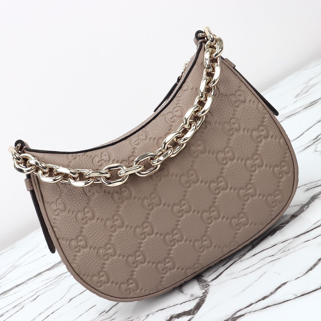 Gucci GG Emblem Medium Shoulder Bag — 815409