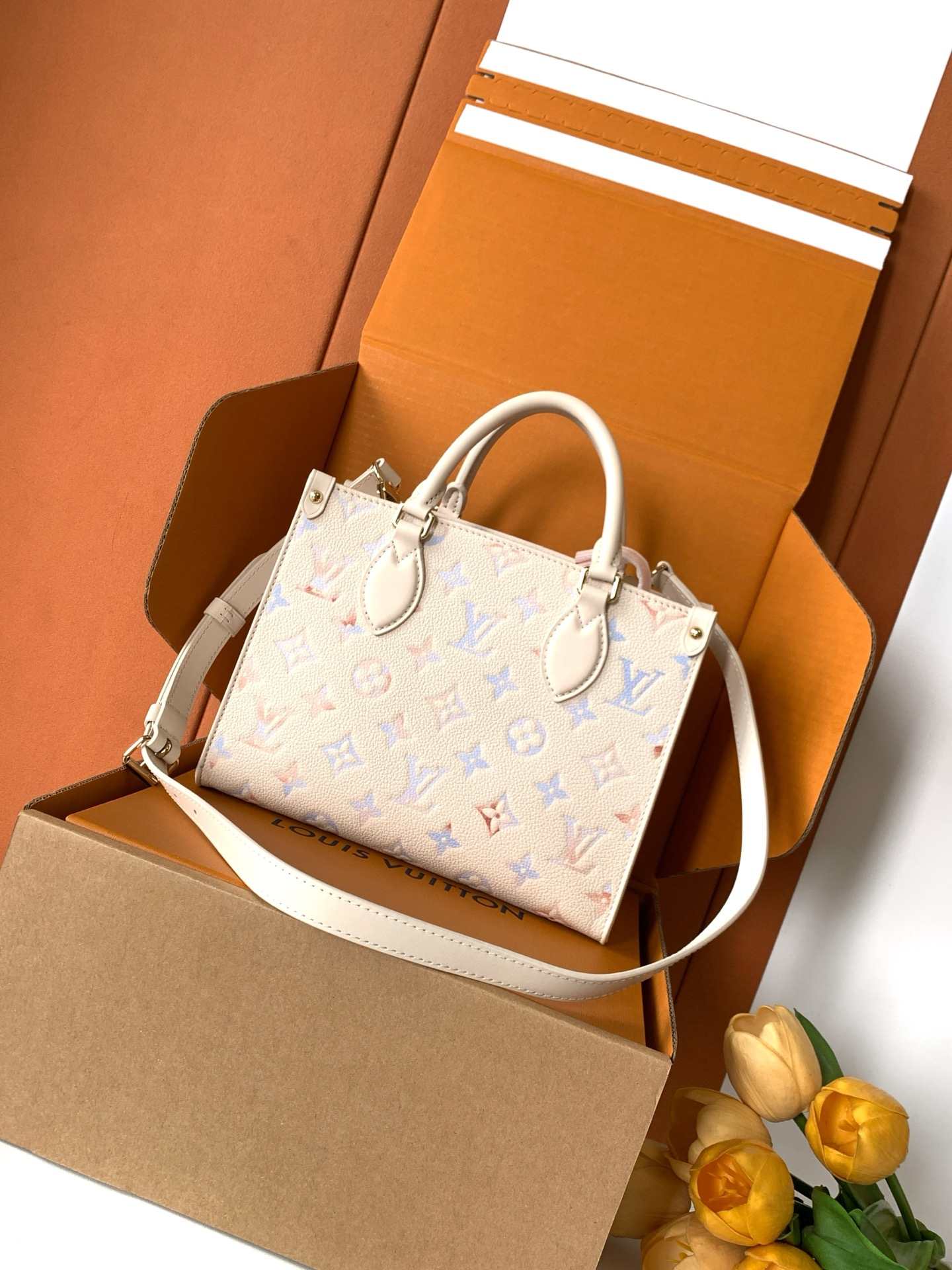 Louis Vuitton OnTheGo PM-Style Tote — M25770