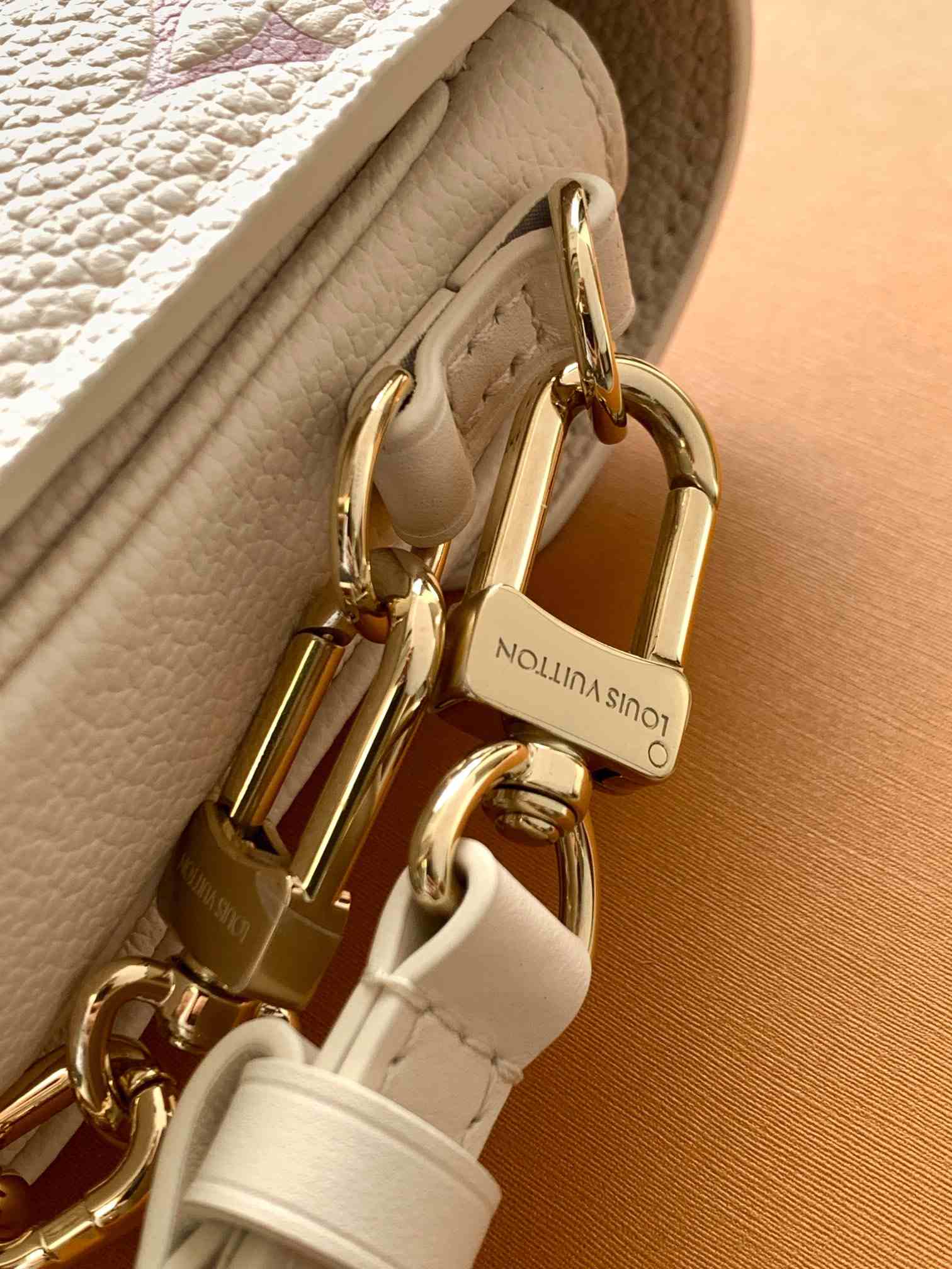 Louis Vuitton Pochette Métis East-West-Style Bag — M25682