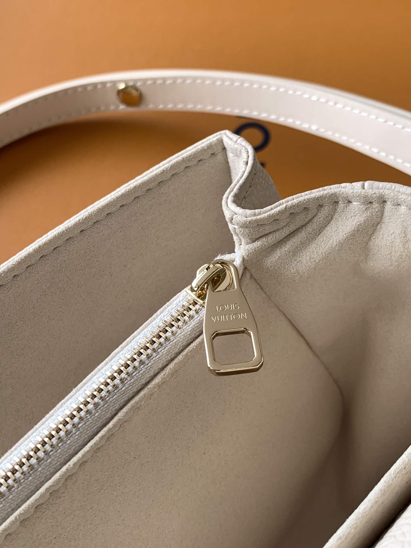 Louis Vuitton Pochette Métis East-West-Style Bag — M25682