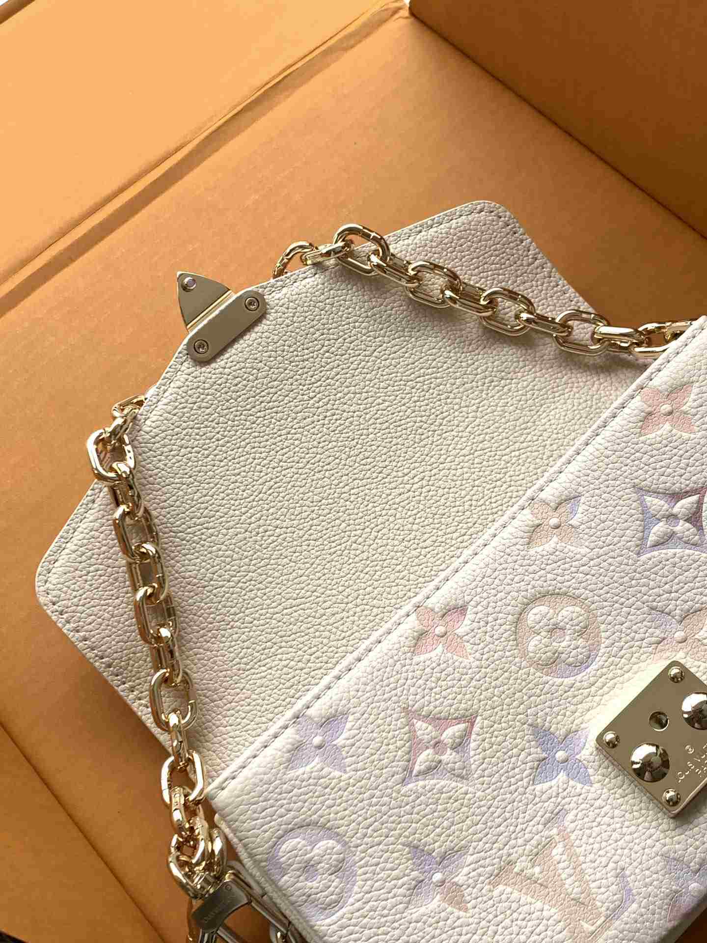 Louis Vuitton Pochette Métis East-West-Style Bag — M25682