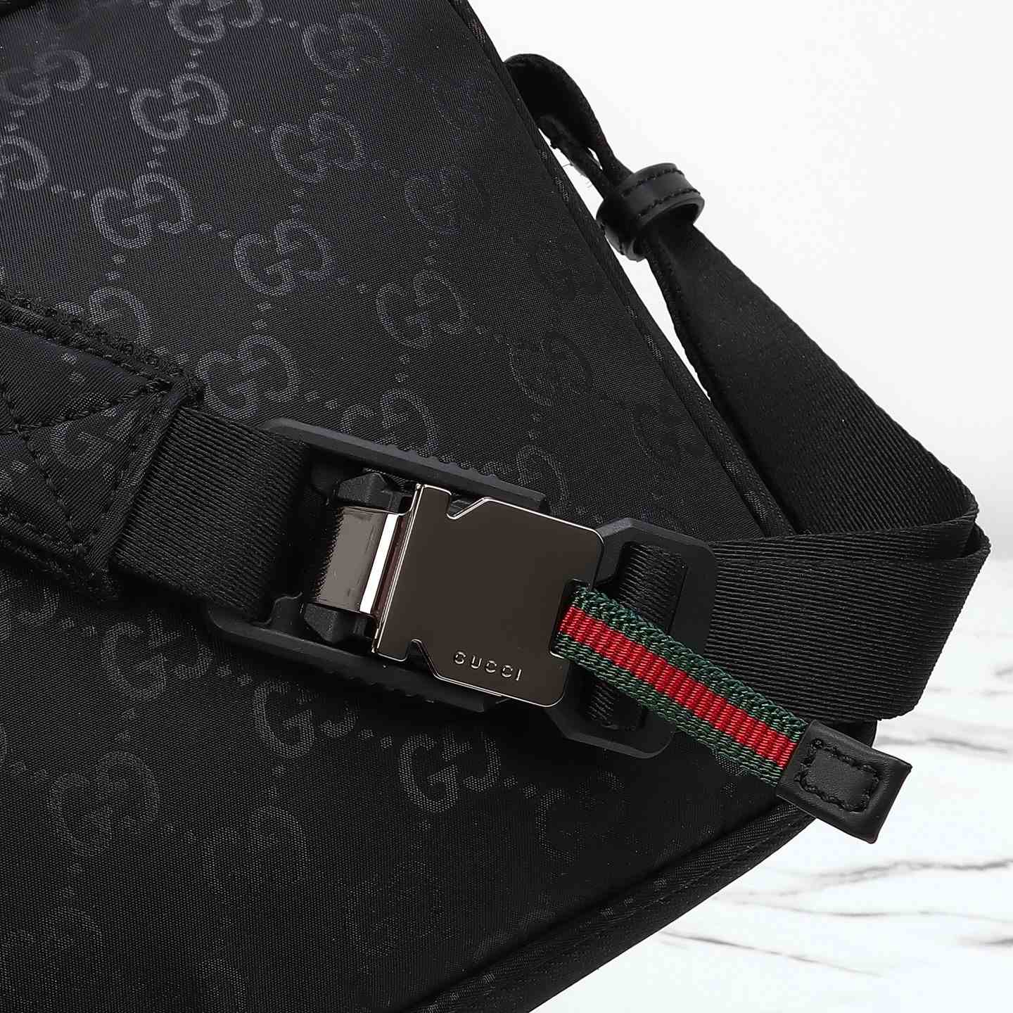 Gucci Small Crossbody Bag — 834475