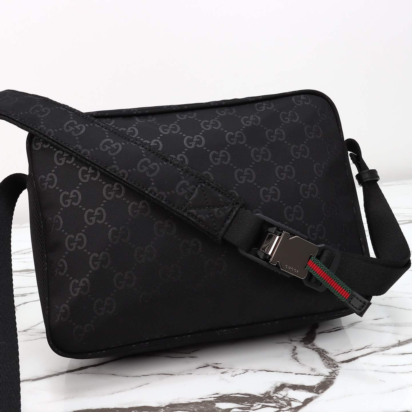 Gucci Small Crossbody Bag — 834475