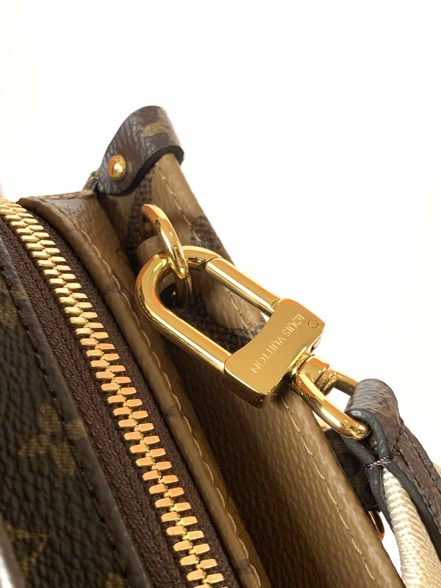 Louis Vuitton OnTheGo East-West-Style Tote — M46653