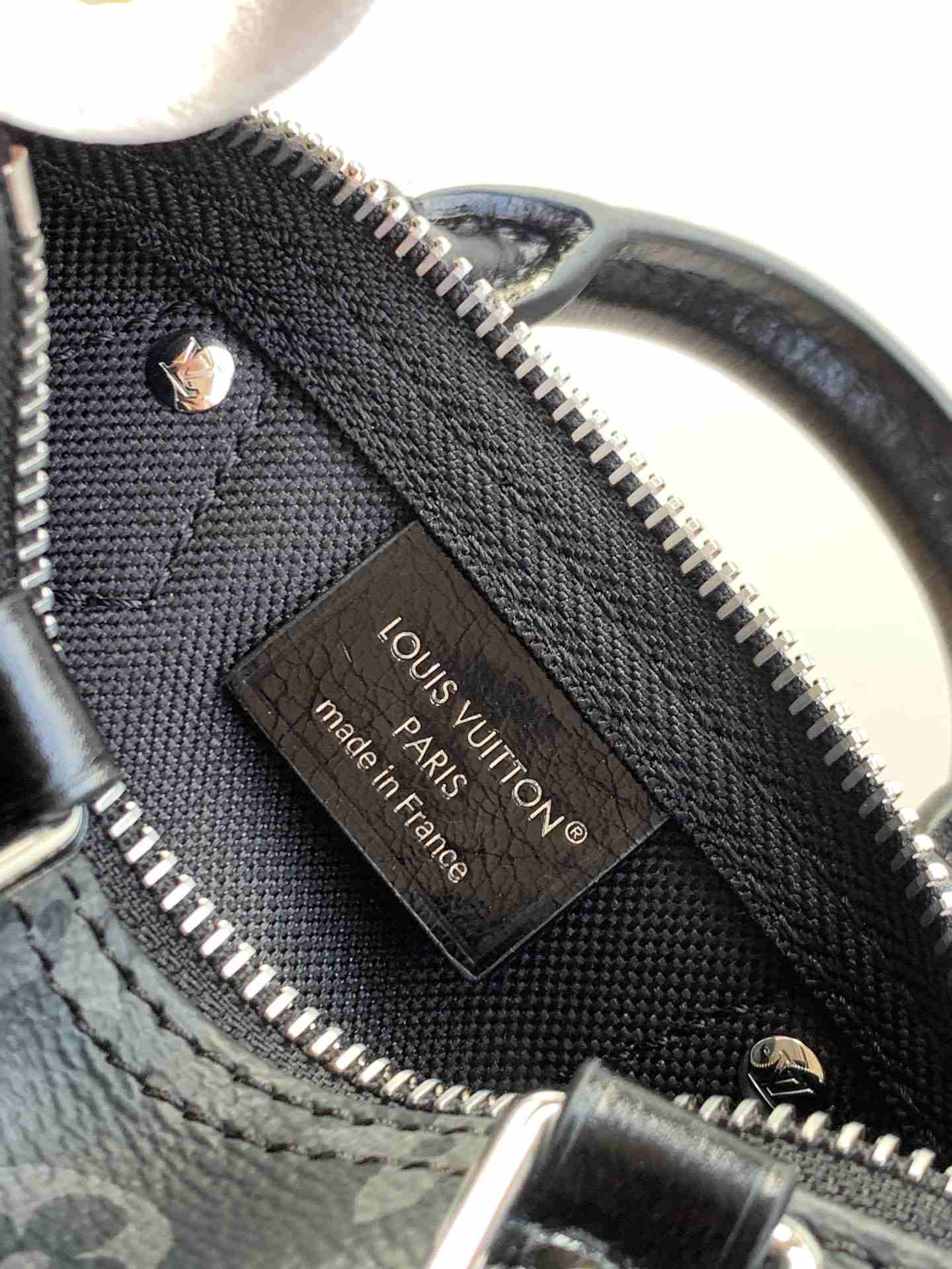 Louis Vuitton Nano Speedy — M26573
