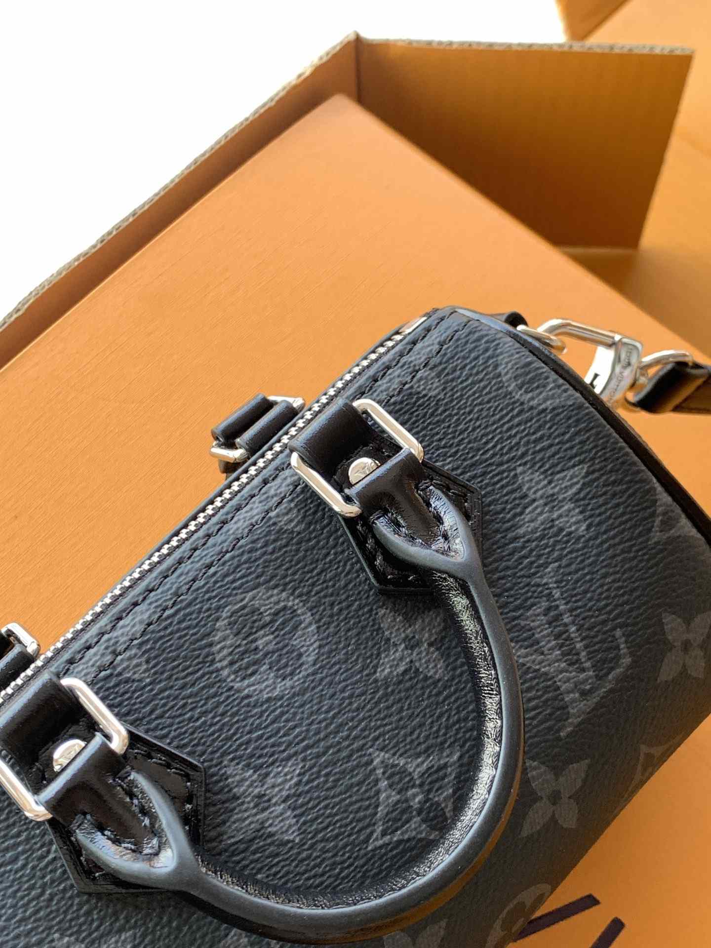 Louis Vuitton Nano Speedy — M26573
