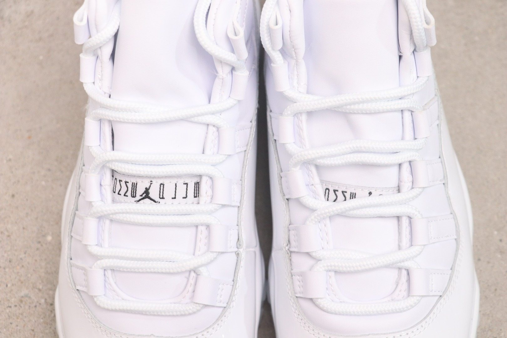 Air Jordan 11 IV7639-100