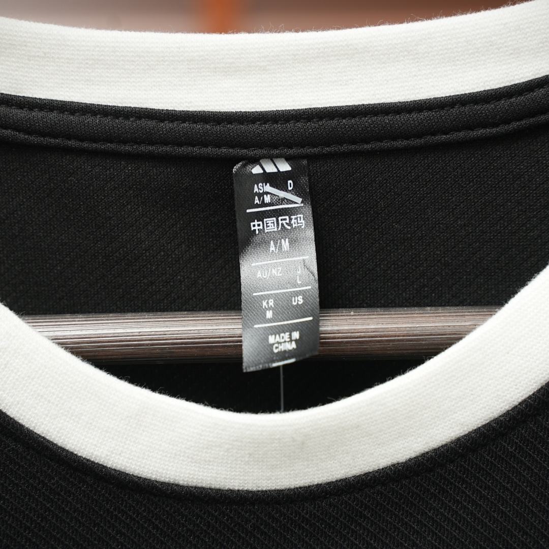 Adidas T-Shirt — Black