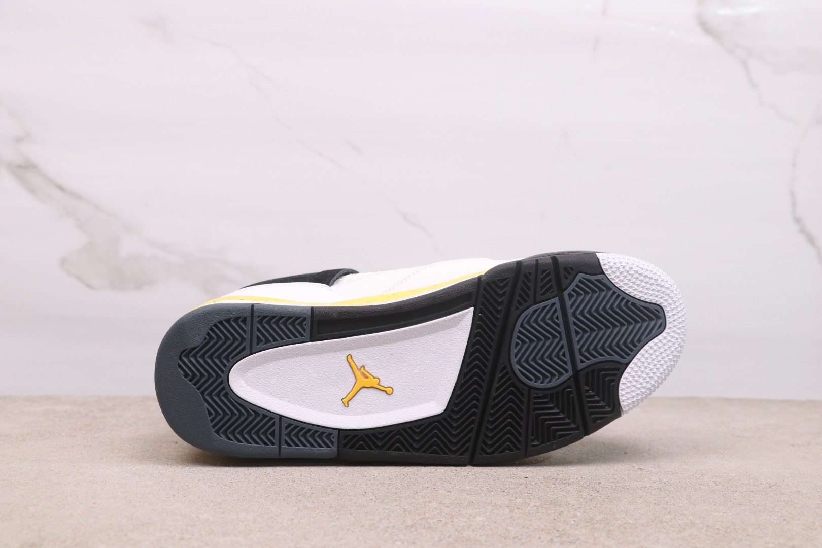 Air Jordan 4 “Tour Yellow” IO2463-102