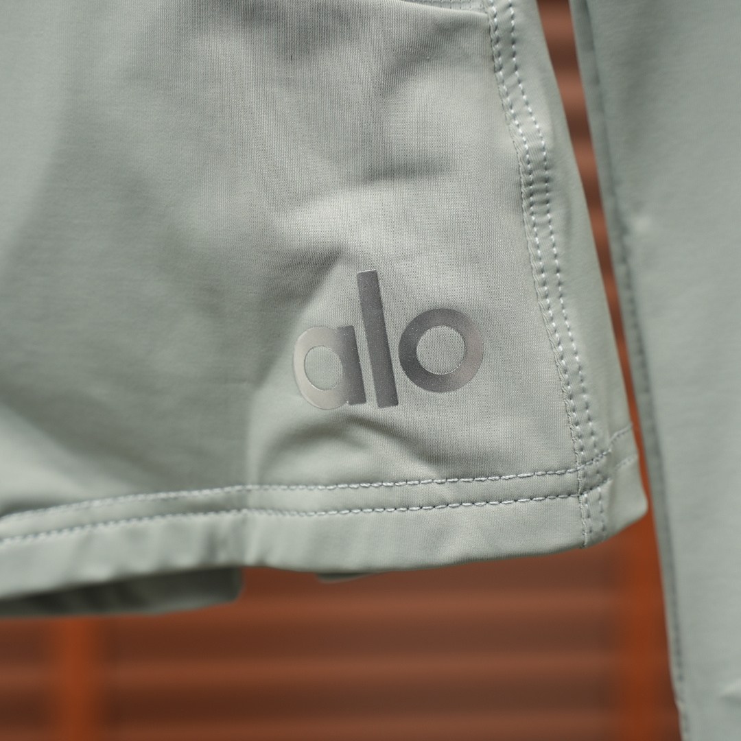 Alo Long-Sleeve Top — Green