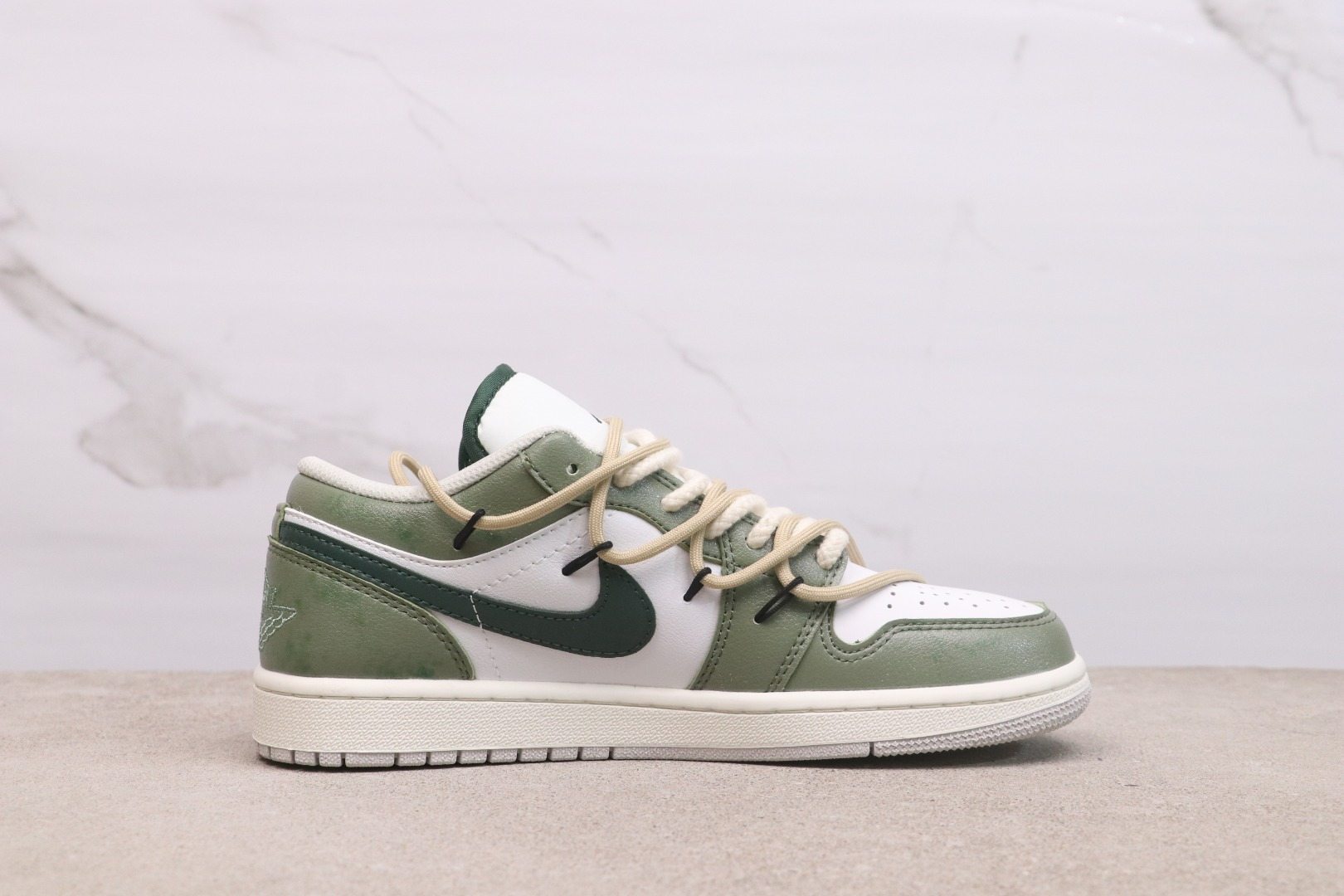 Air Jordan 1 Low FQ7687-300