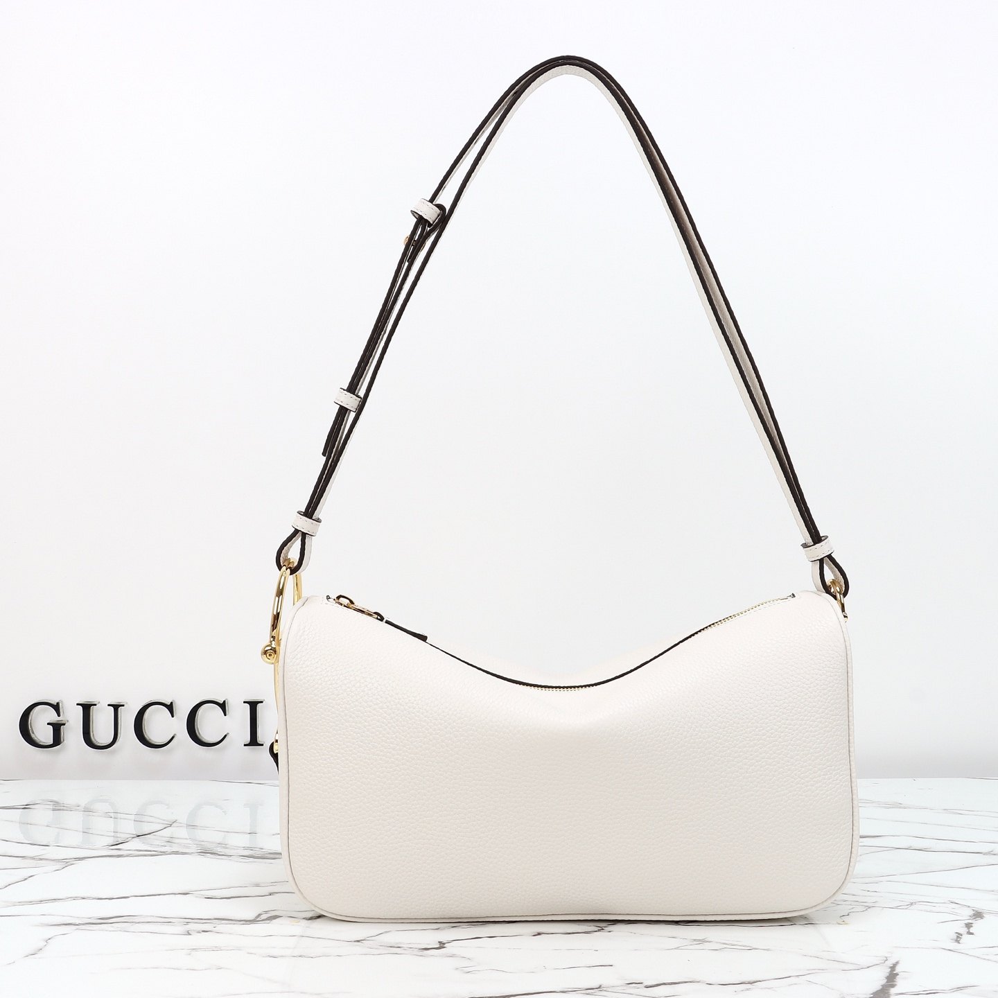 Gucci Half Horsebit Medium Shoulder Bag — 860787