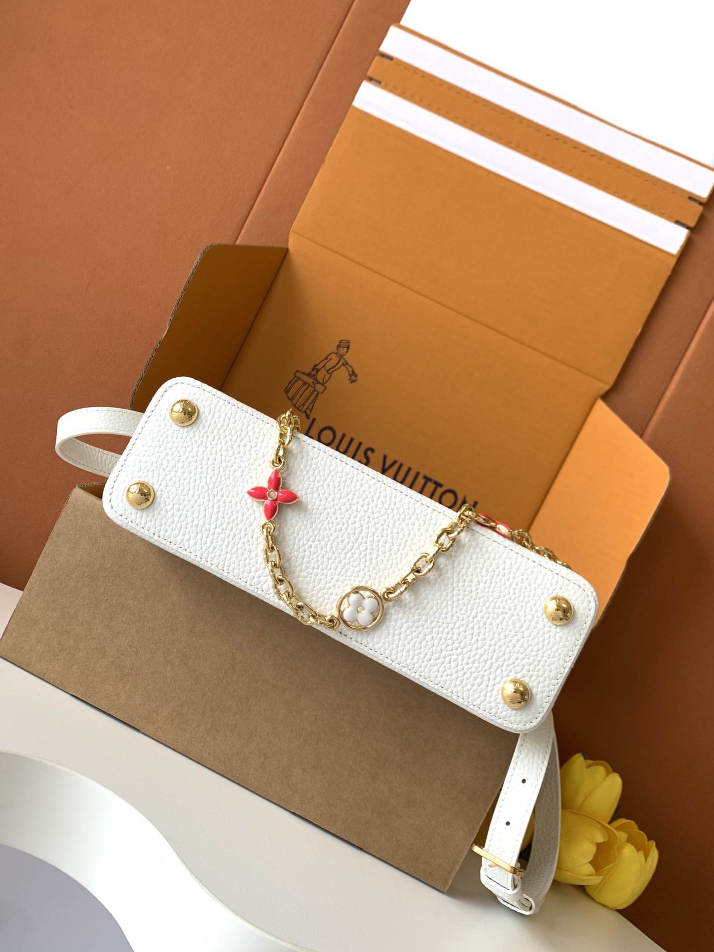 Louis Vuitton Capucines-Style Top-Handle Bag — M20844