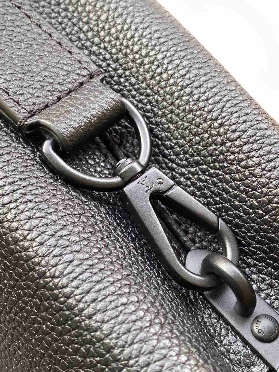 Louis Vuitton Horizontal Capucines-Style Top-Handle Bag — M25256