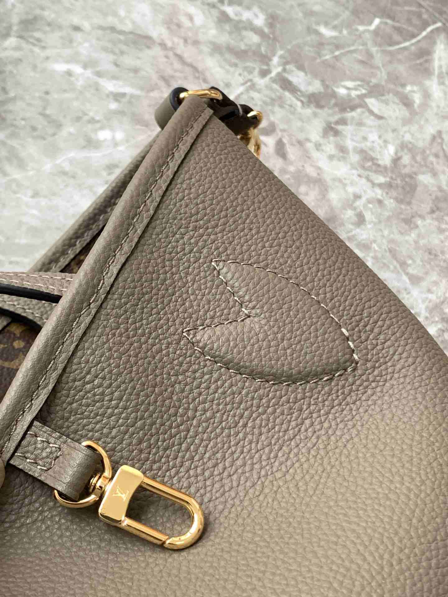 Louis Vuitton Neverfull-Style Mini Tote — M12109