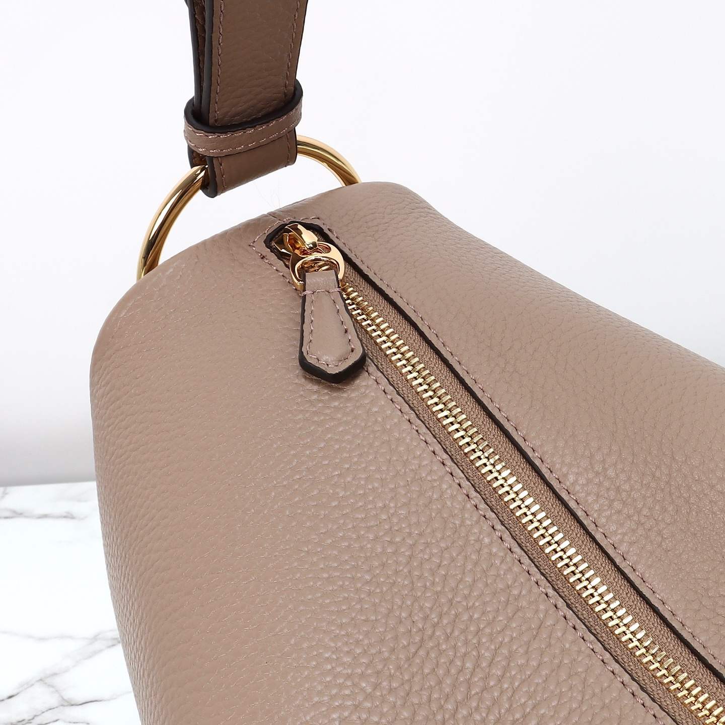 Gucci Half Horsebit Large Shoulder Bag — 862530