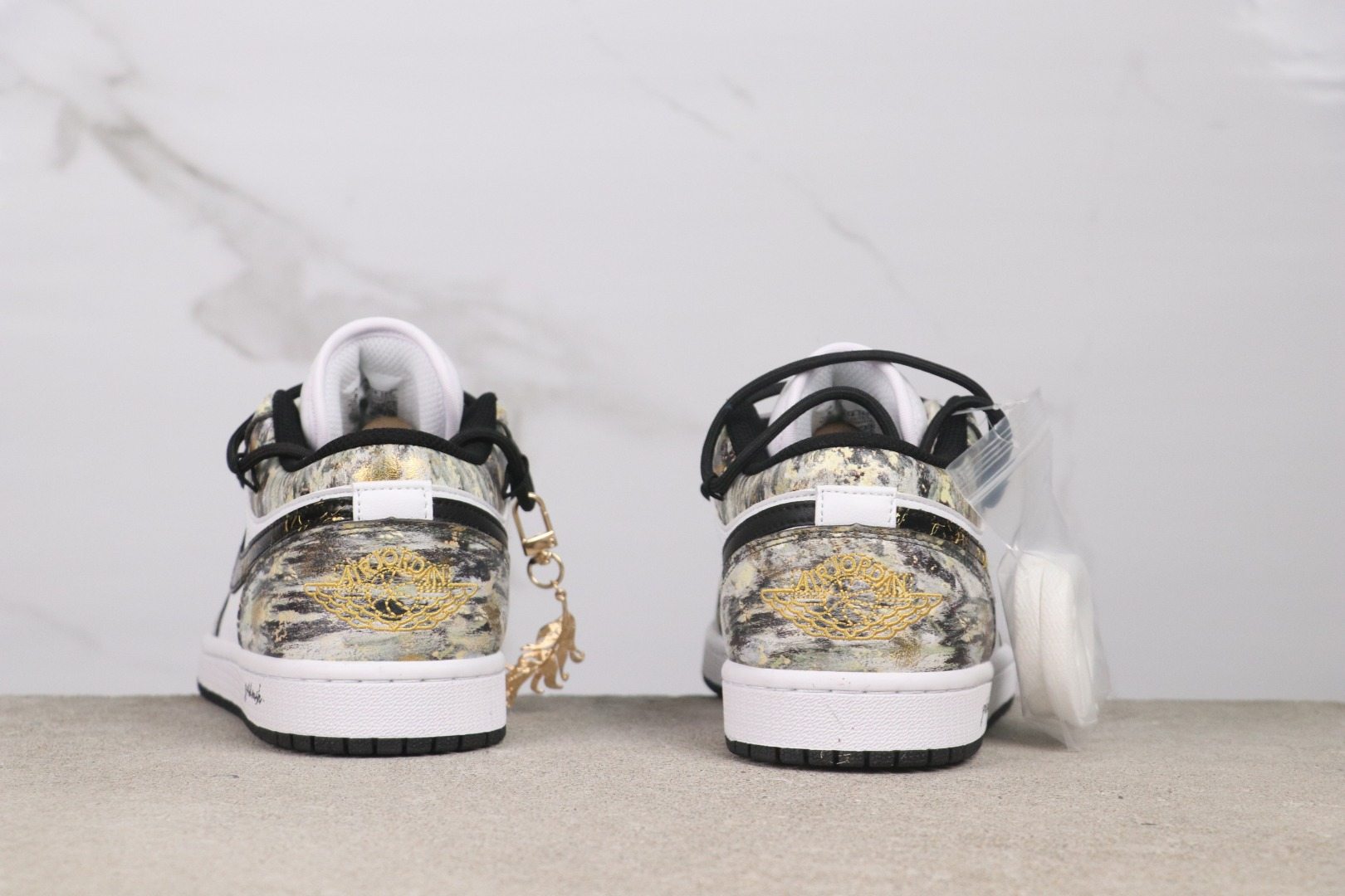 Air Jordan 1 Low 553558-165