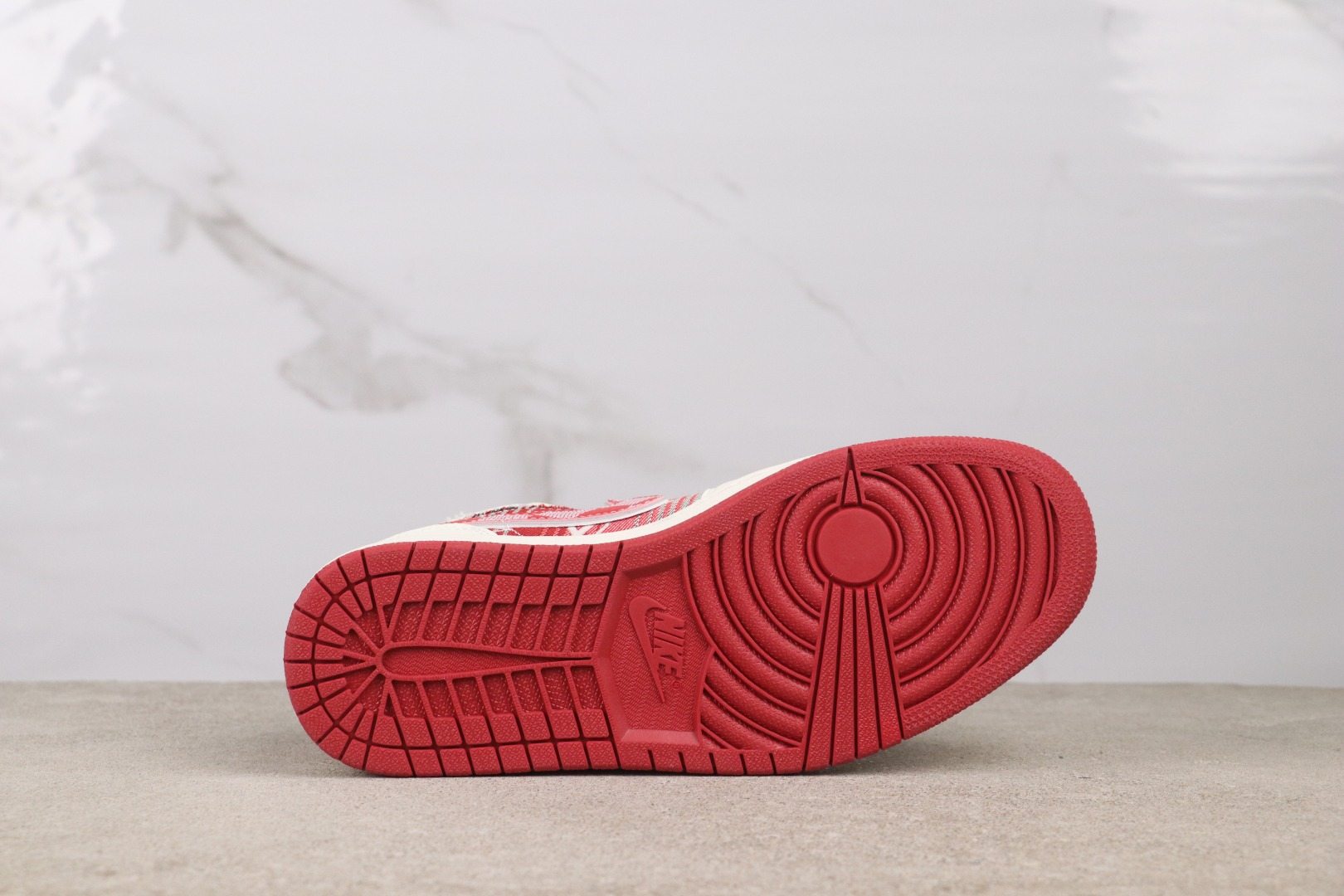 Air Jordan 1 Low LV2026-014
