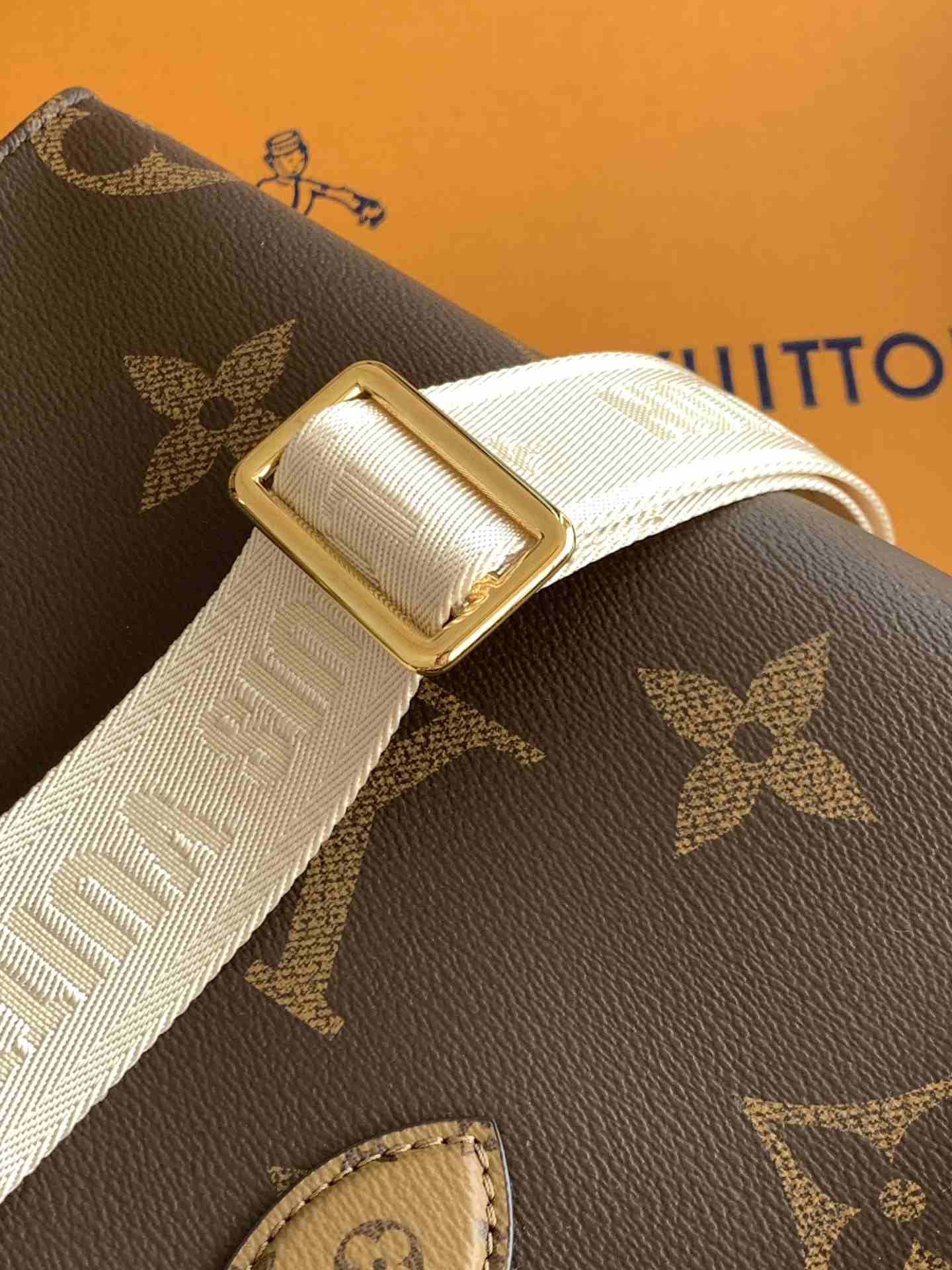 Louis Vuitton OnTheGo PM — M46373