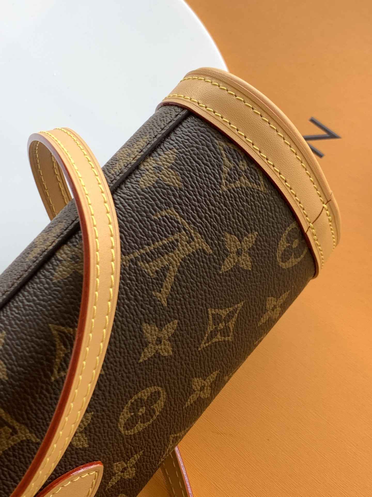 Louis Vuitton Fold Me Pouch — M80874