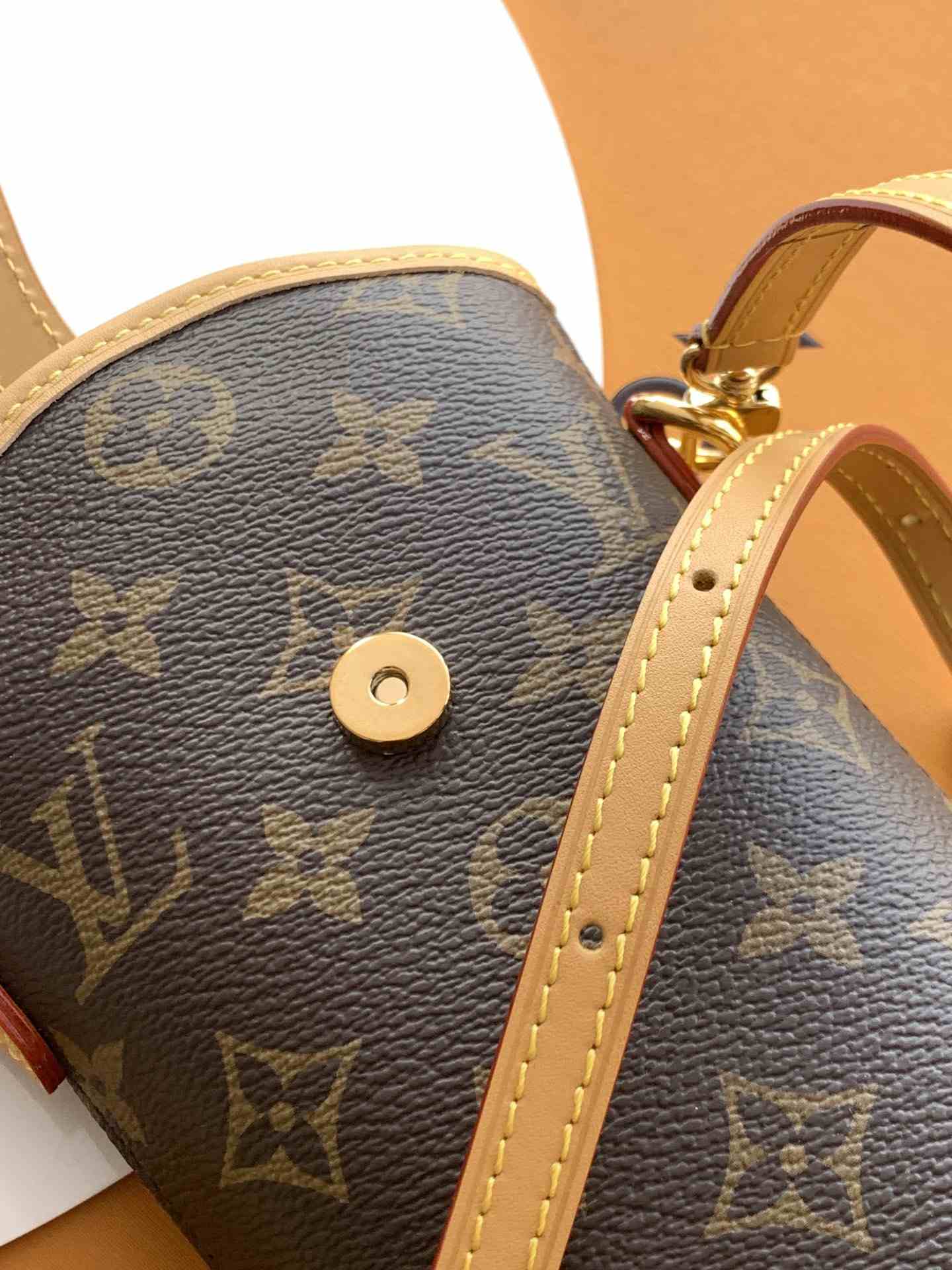 Louis Vuitton Fold Me Pouch — M80874