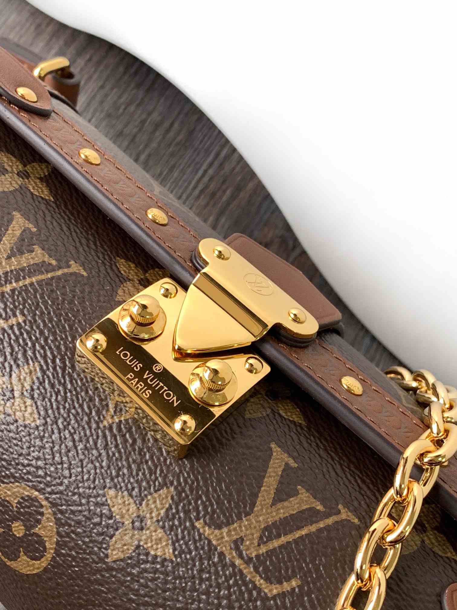 Louis Vuitton Papillon Trunk — M57835