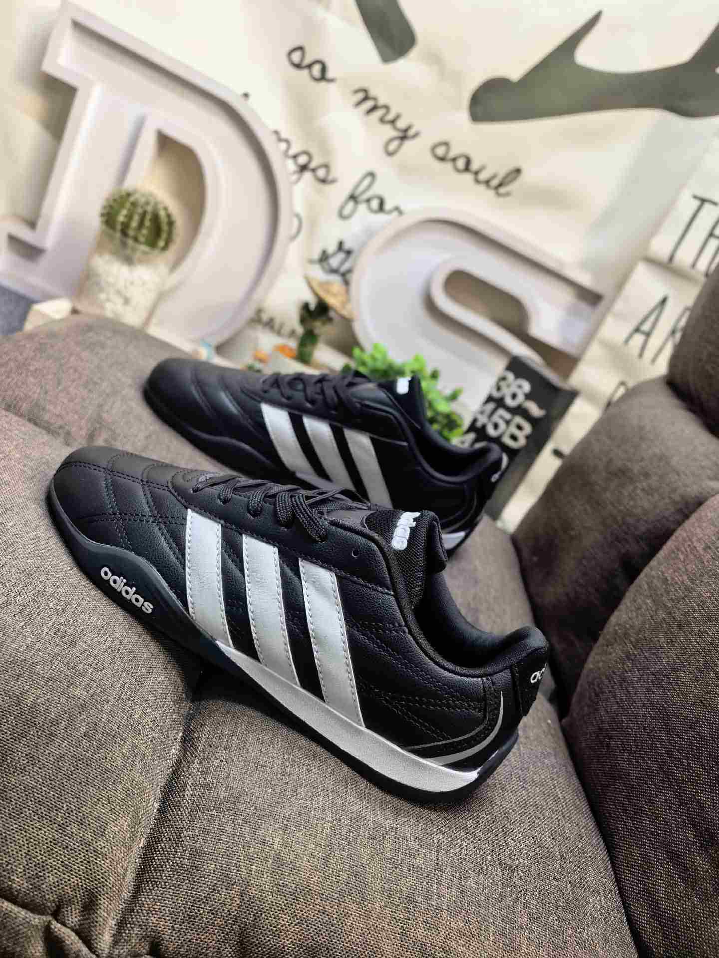 adidas ADIPISTA ADIRCRE LOW Shoes - JS2322