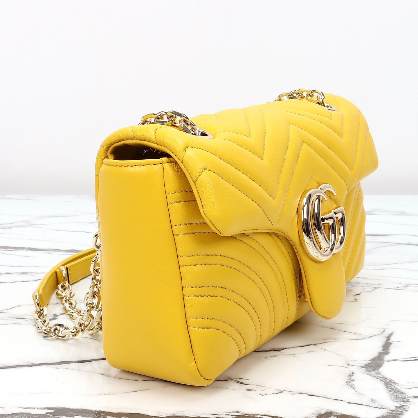 Gucci GG Marmont Medium Shoulder Bag — 837267